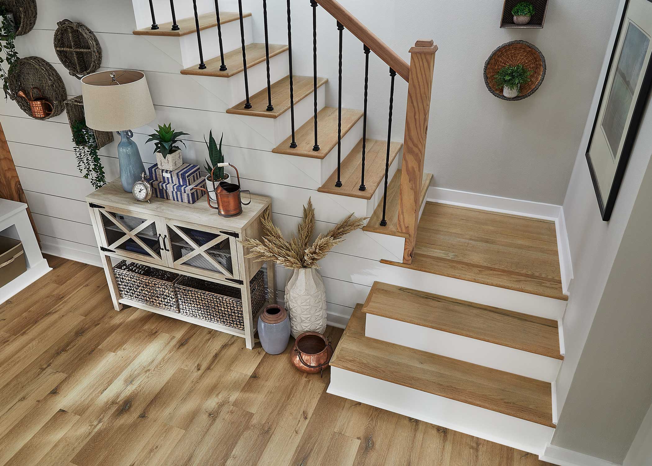 Woodley Oak Landing Stair Nose - Image 3