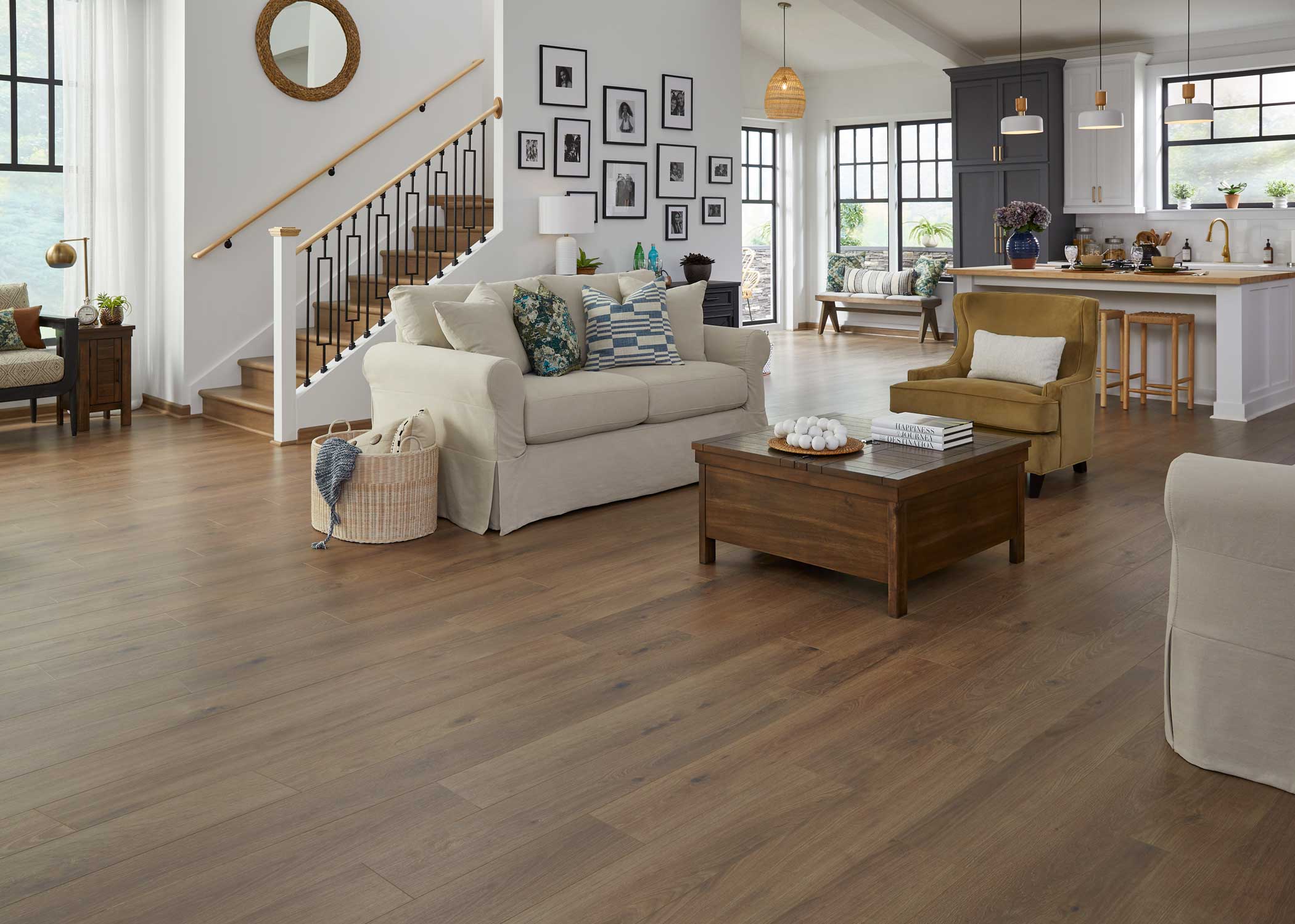 8mm w/pad Hazelton Oak Water-Resistant Hybrid Resilient Flooring 6.97 in. Wide x 50.79 in. Long - Image 2