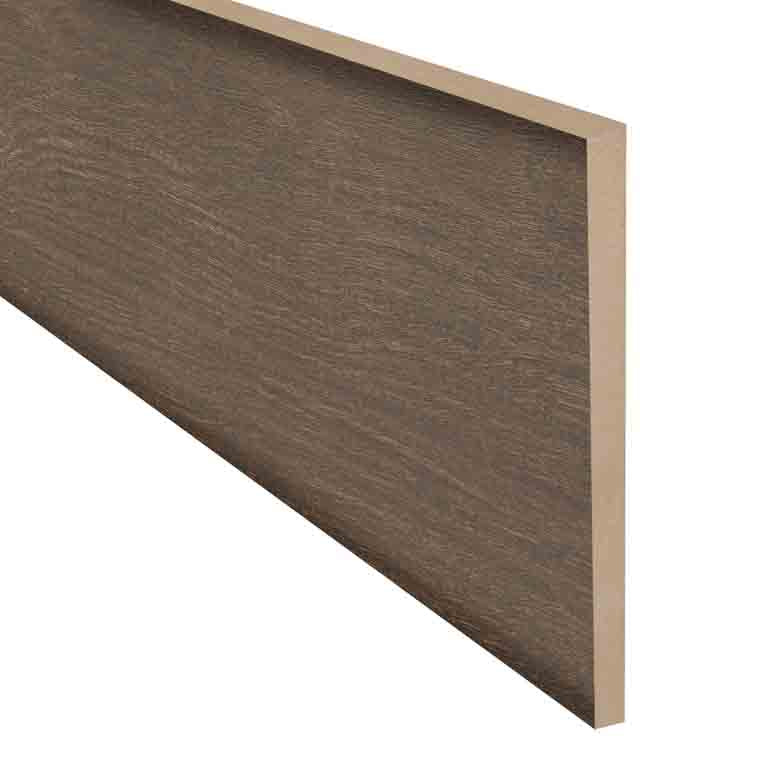 Pendragon Peak Oak Hybrid Resilient 3.25 in wide x 7.5 ft Length Baseboard